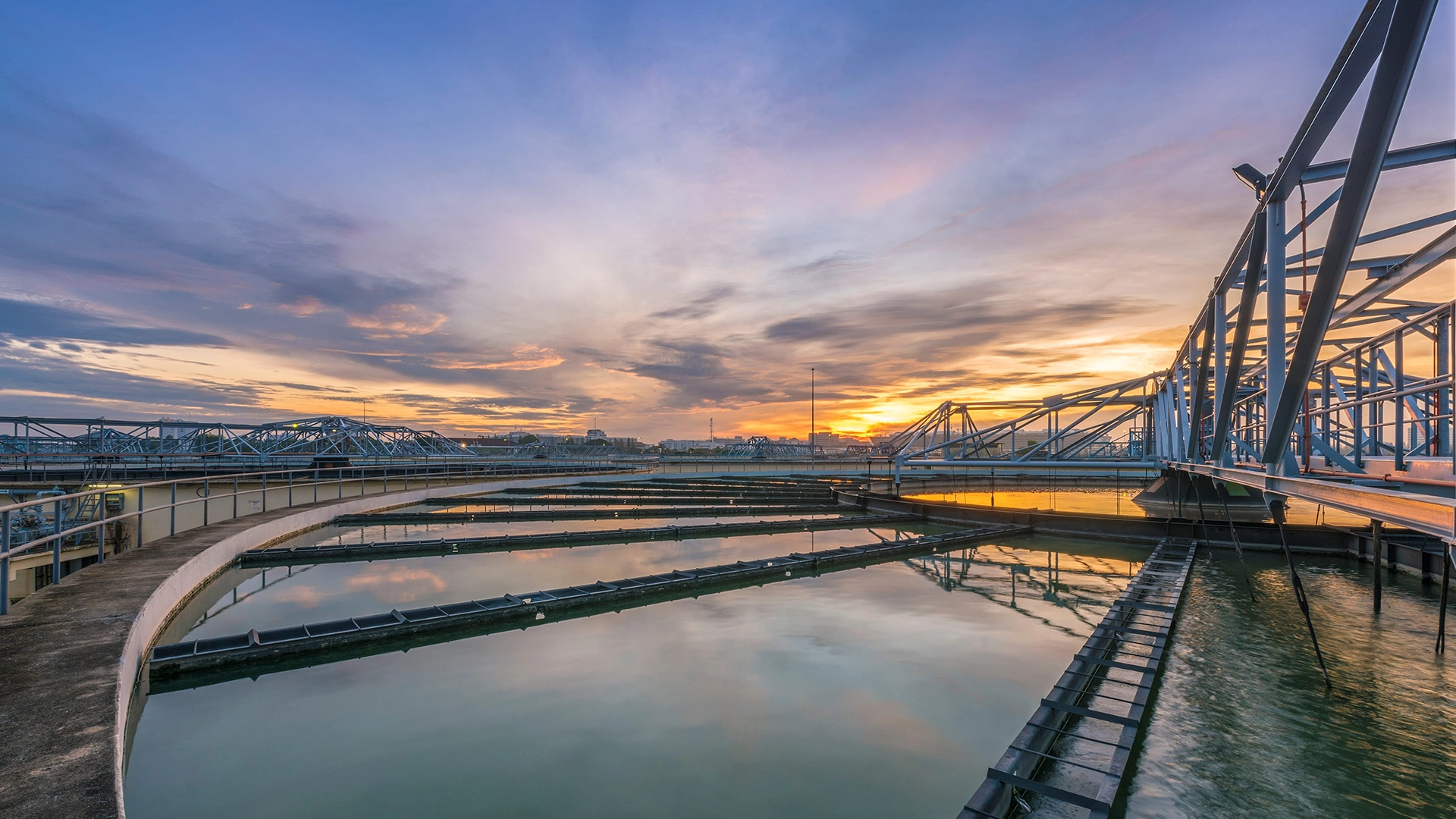 Heat recovery from waste water